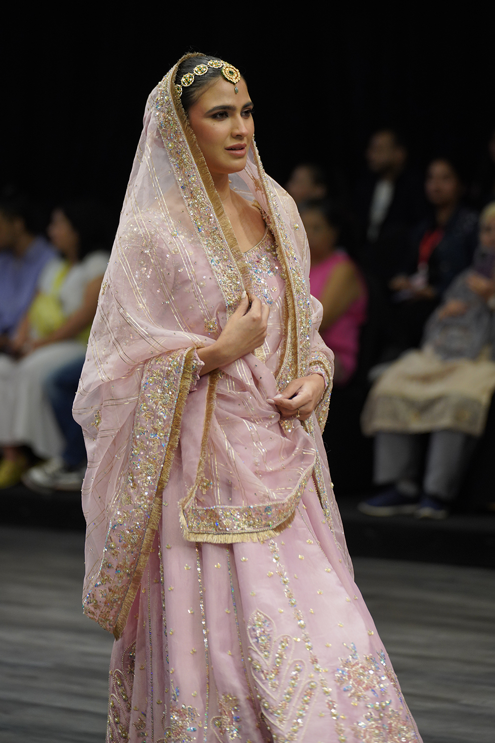 Gulabi Noor