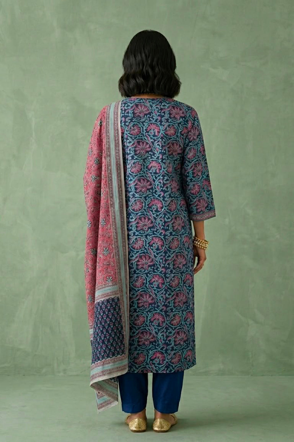Indigo allover printed kurta set paired with contrasting dupatta