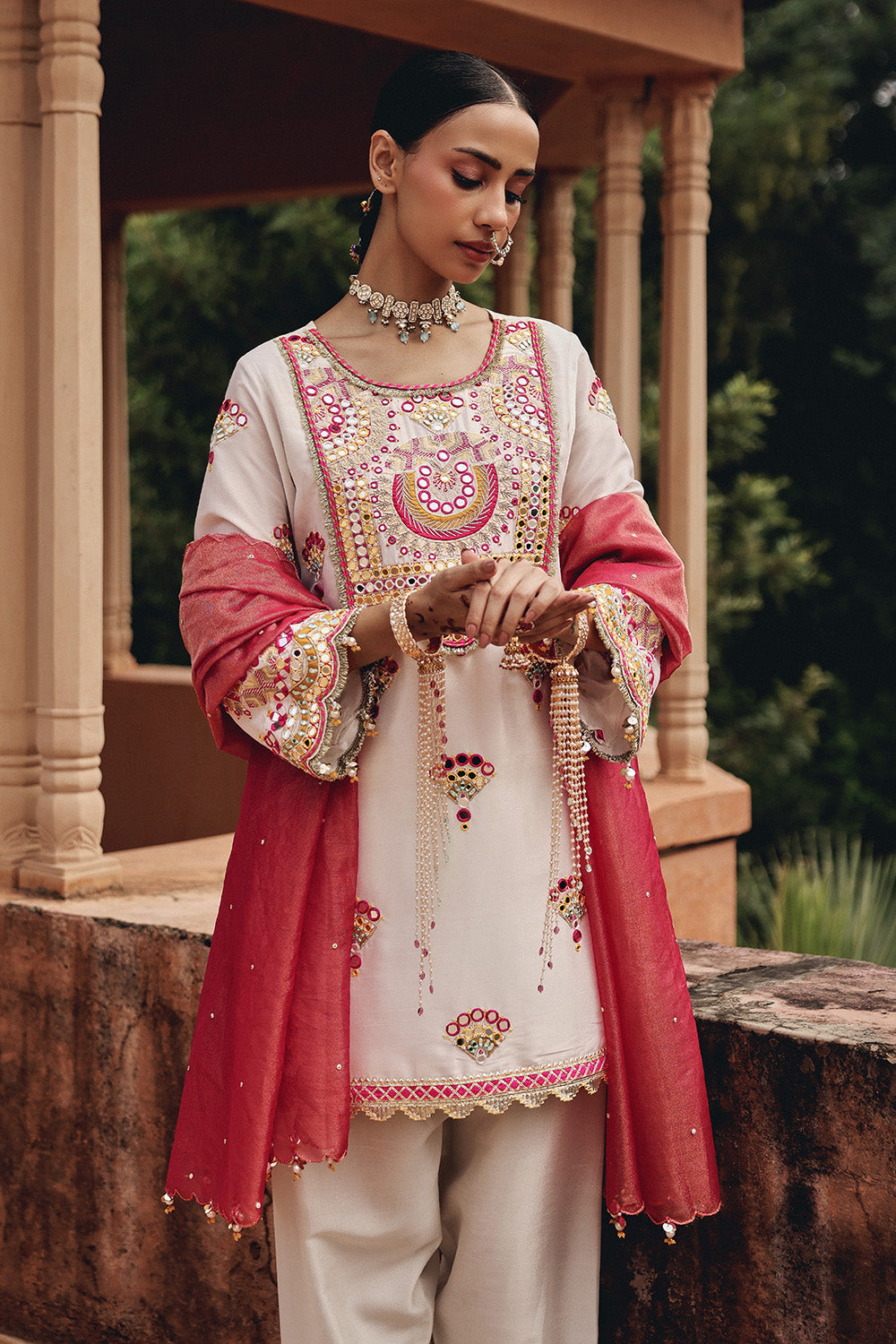 Ivory Noorani Grace Set