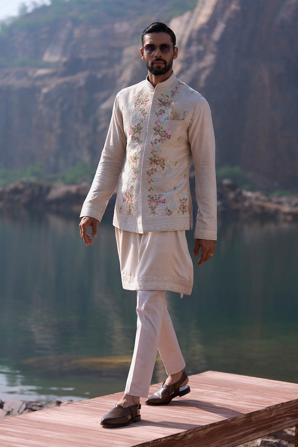Ivory Poppy Creeper Multi Thread Bandi Set