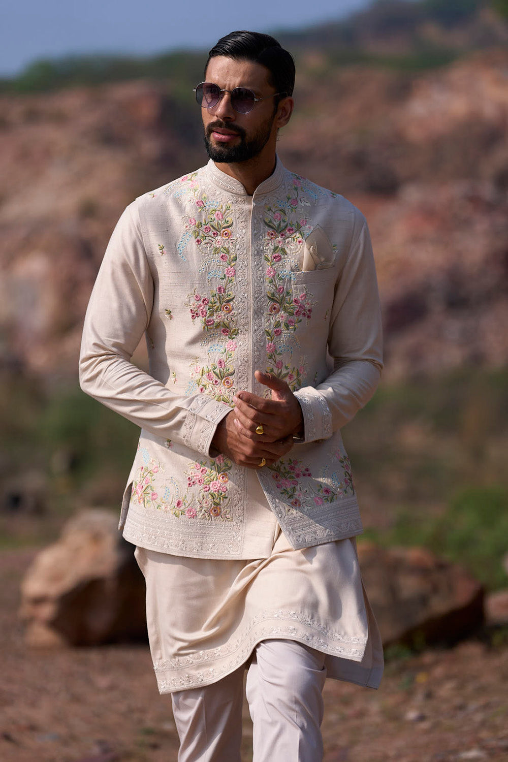 Ivory Poppy Creeper Multi Thread Bandi Set