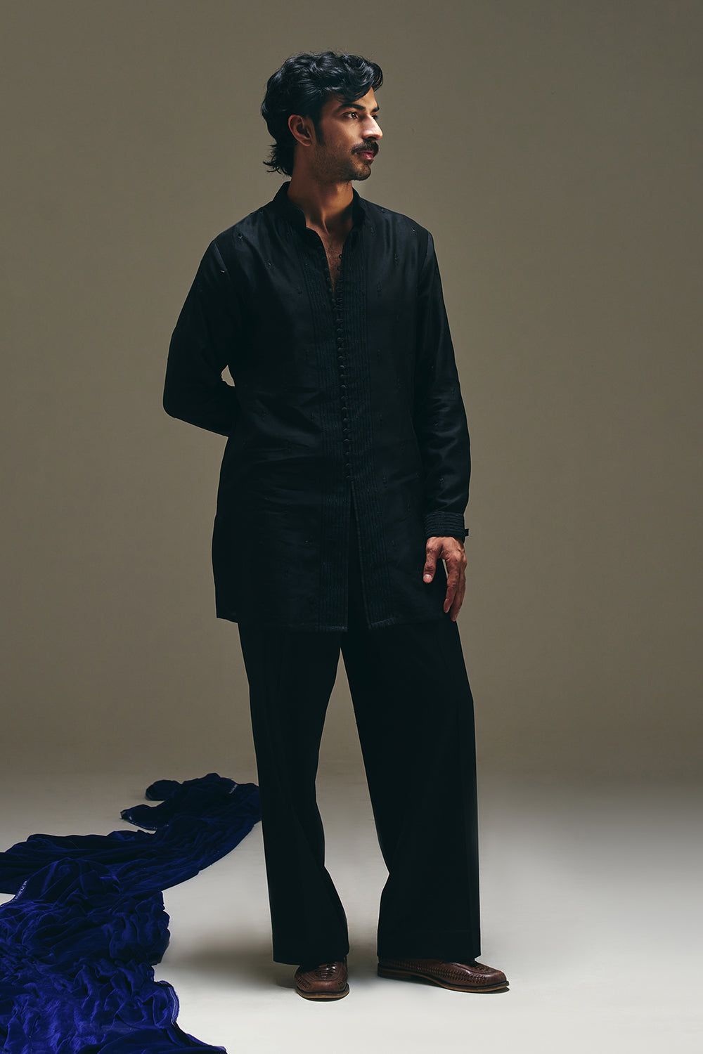 Jharokha Front Loop Button Kurta Set