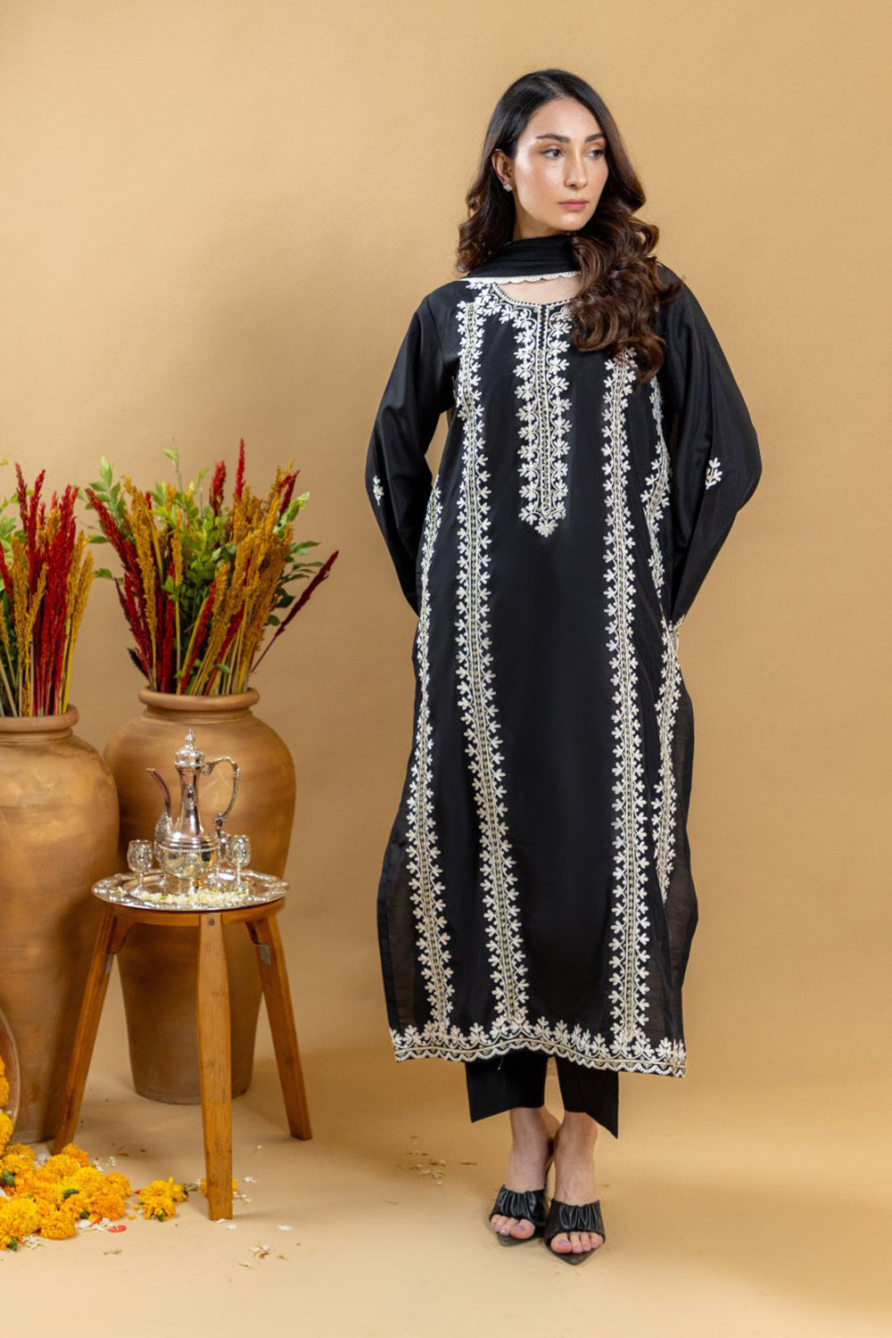 Khushboo & Pankaj Noir Ivory Embroidered Suit Set