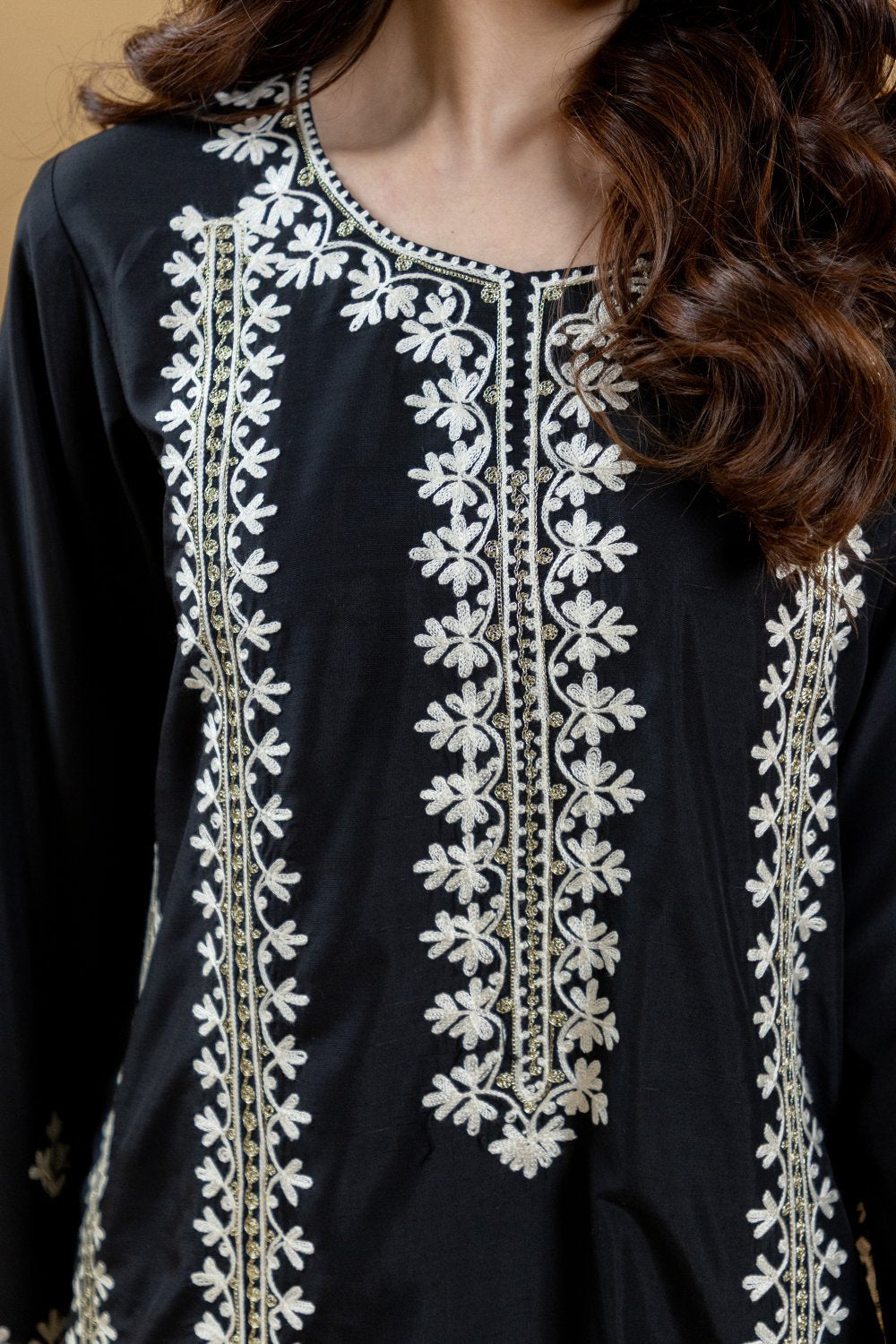 Khushboo & Pankaj Noir Ivory Embroidered Suit Set