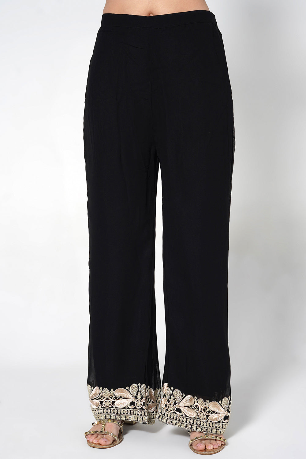 Ornate Floral Black Kurta Set With Embroidery And Scalloped Borders