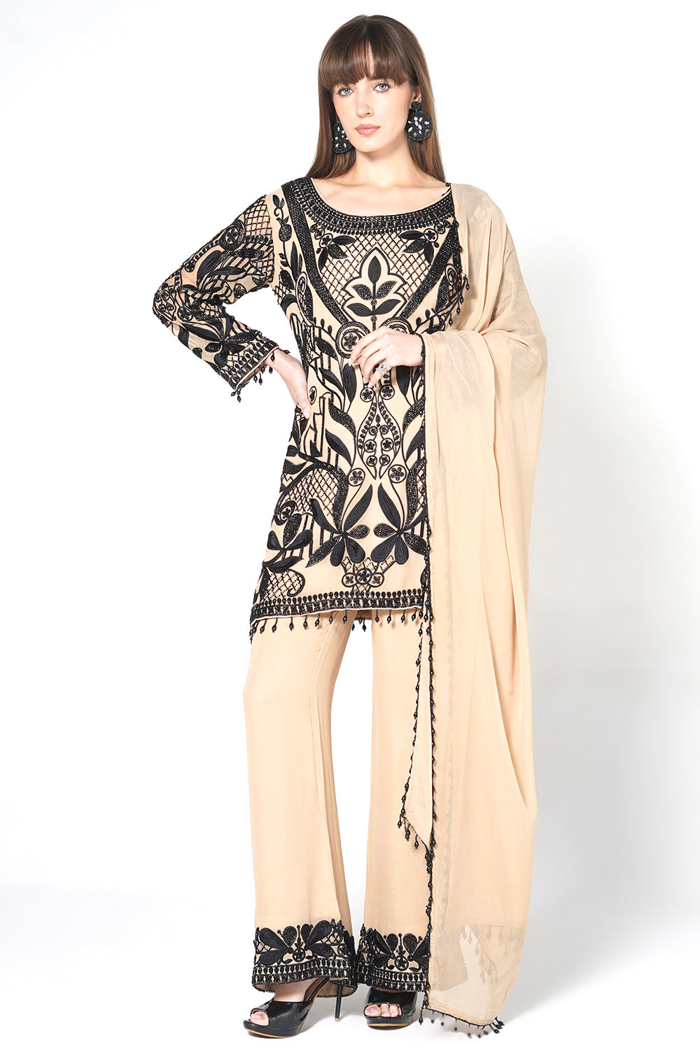 Ornate Floral Cream Kurta Set With Embroidery And Scalloped Borders