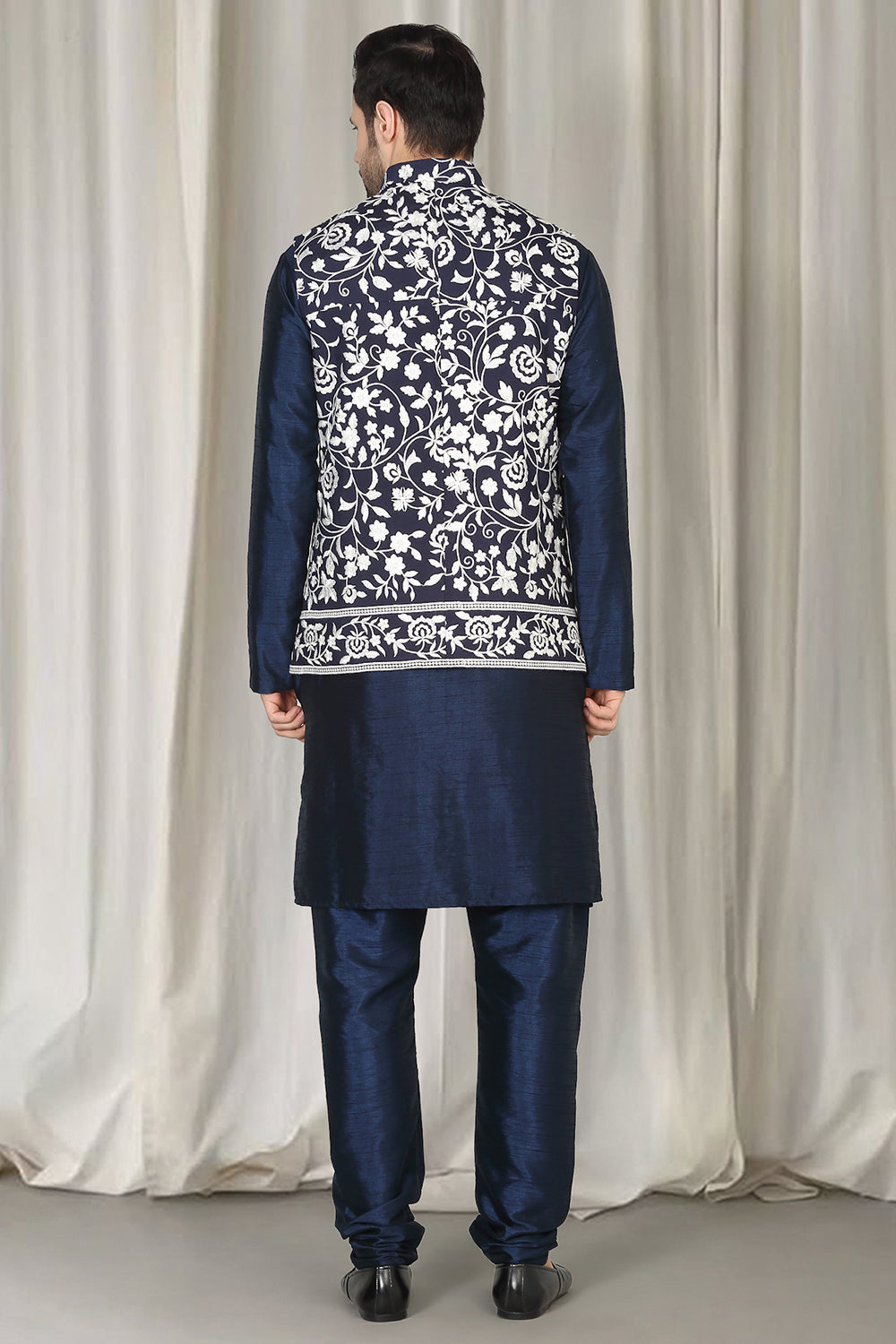 Phool Bahaar Embroidered Bandi With Kurta And  Back Elastic Pants