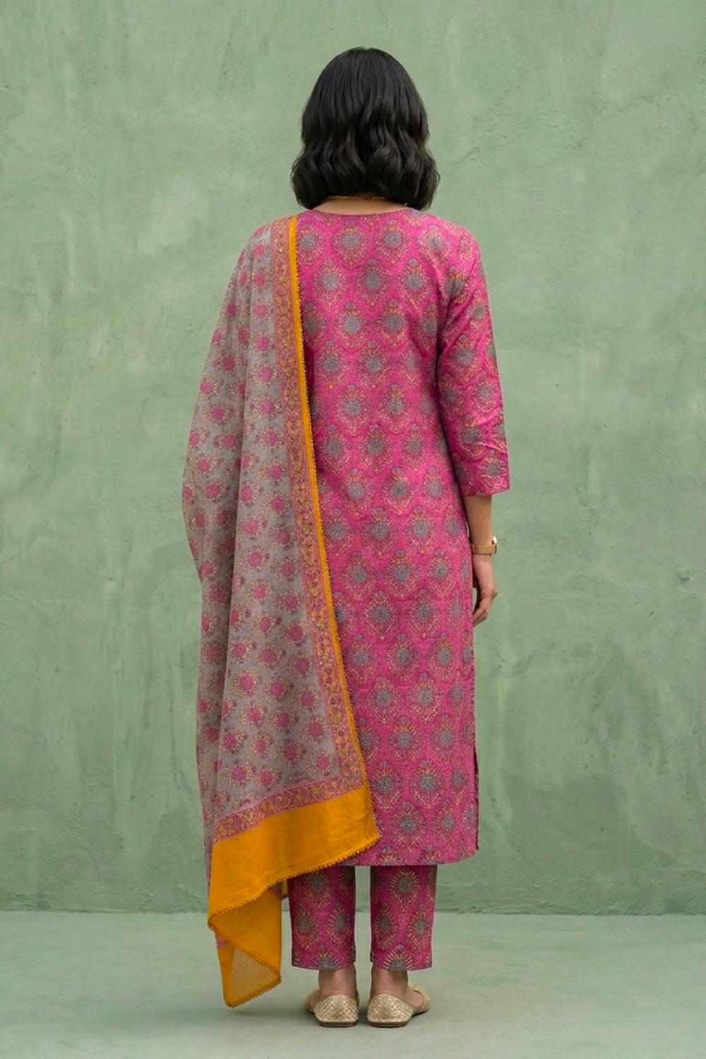 Pink allover geometric kurta pant along with contrasting dupatta