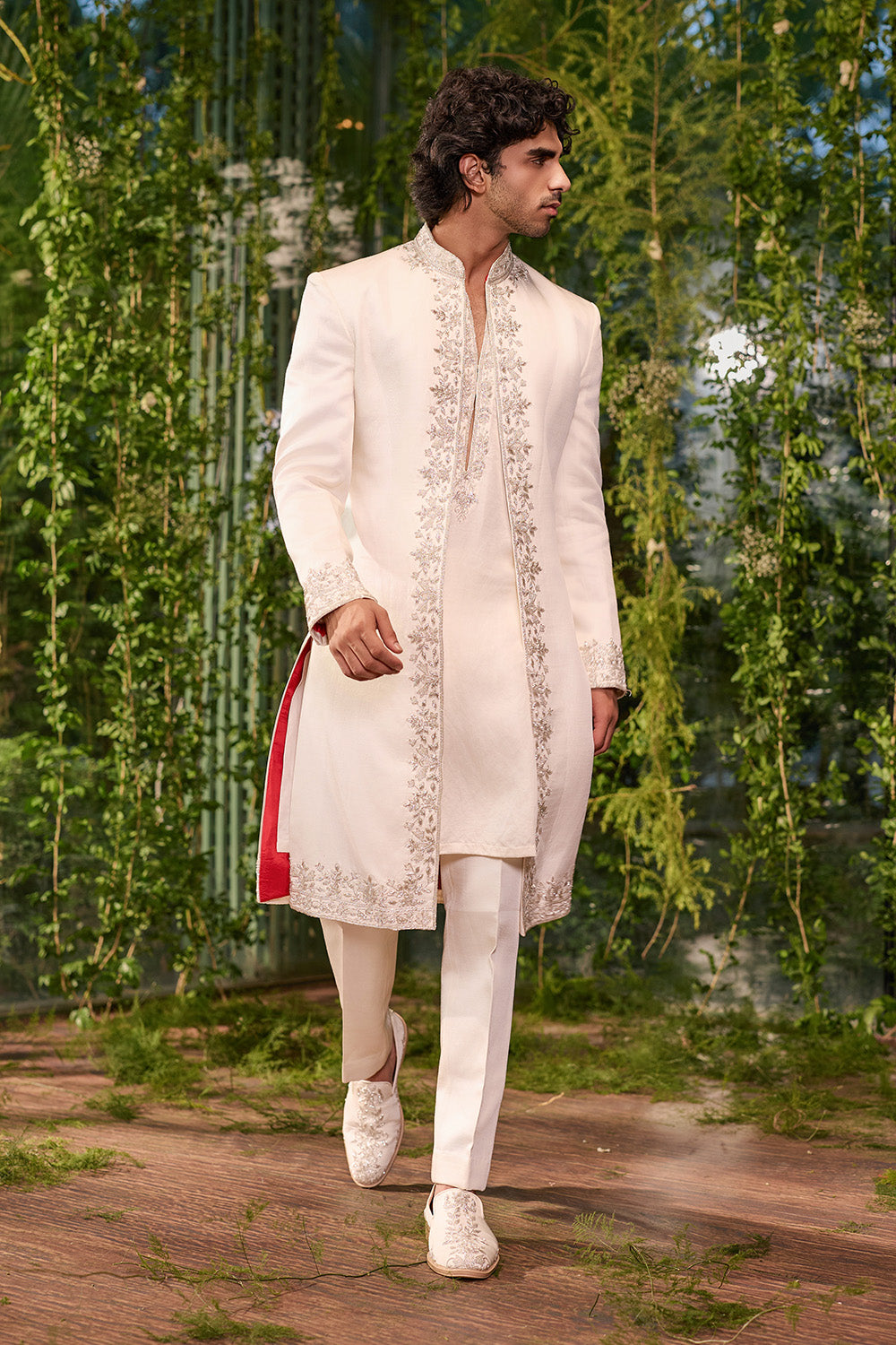Shvet Agni - The Fearless King Sherwani