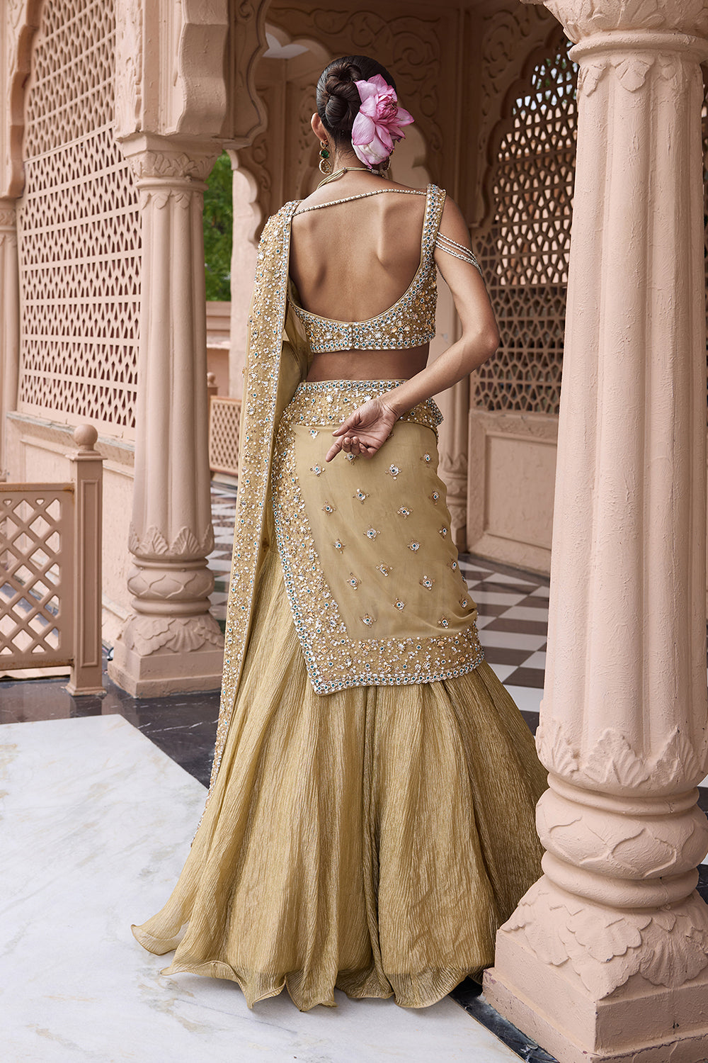 Suvarna Meher Saree
