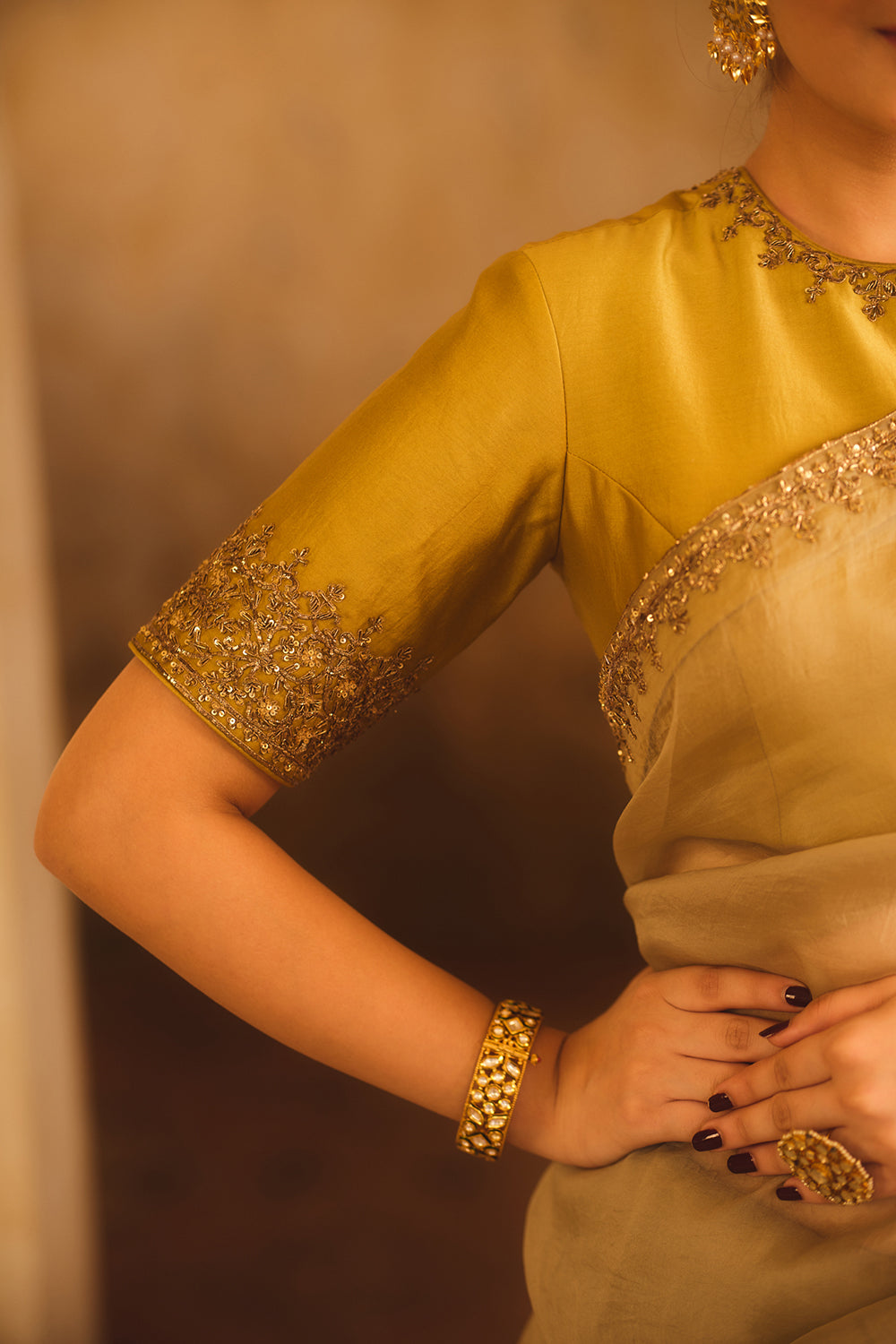 Tajra Grey & Green Organza Saree With Zero-Neck Blouse