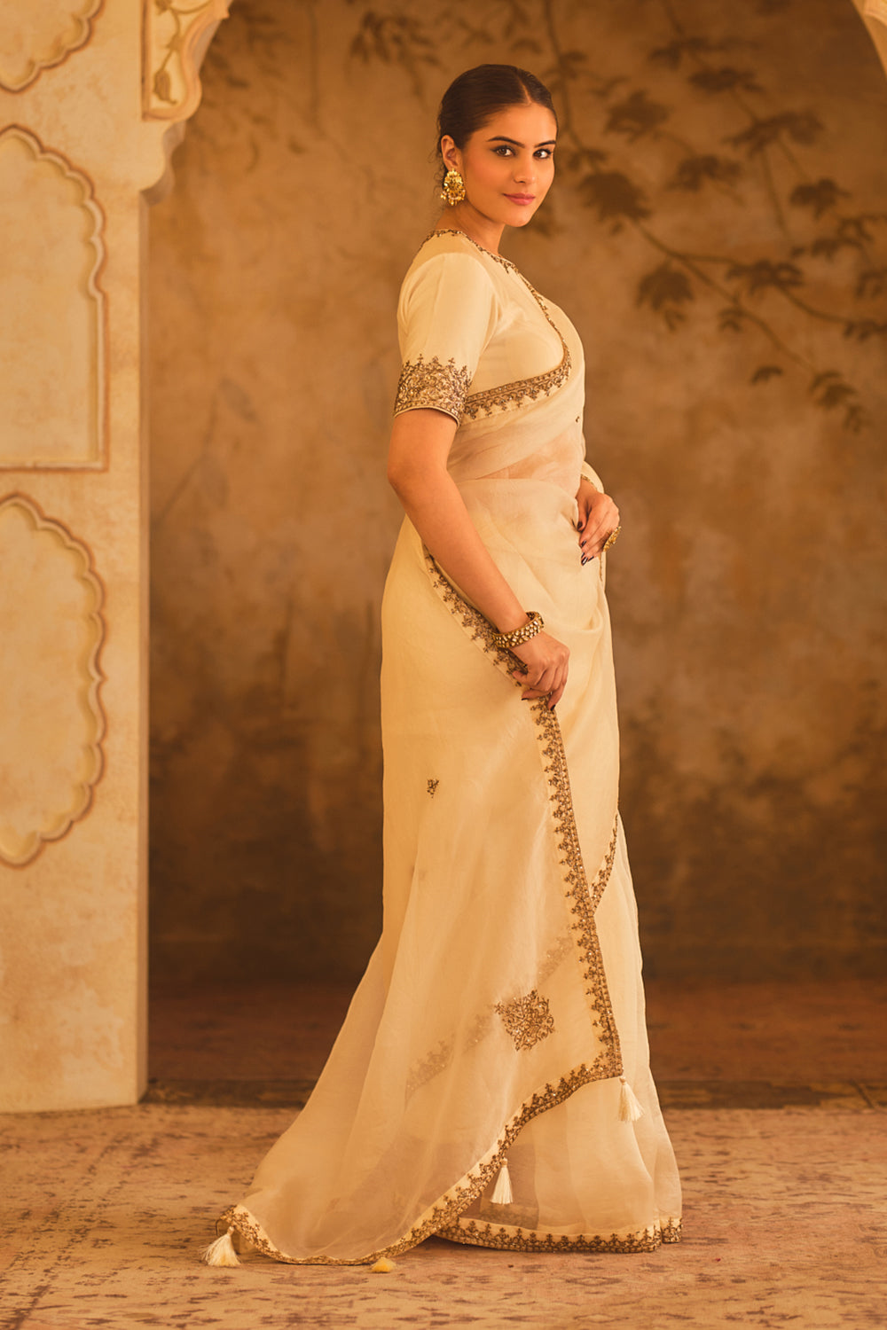Tajra Off-White Organza Saree With Zero-Neck Blouse