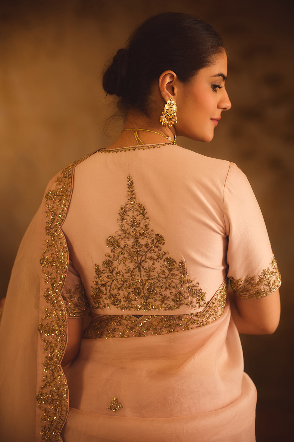 Tajra Pink Organza Saree With V-Neck Blouse