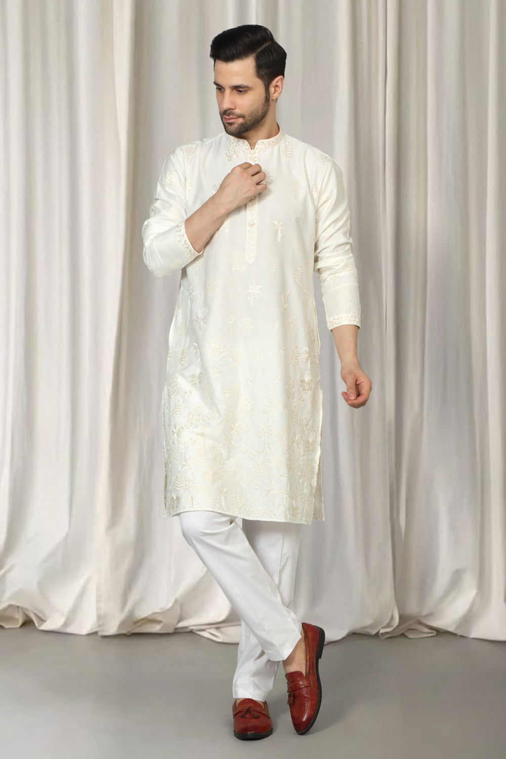 Upwan  Embroidered Kurta Back Elastic Pants