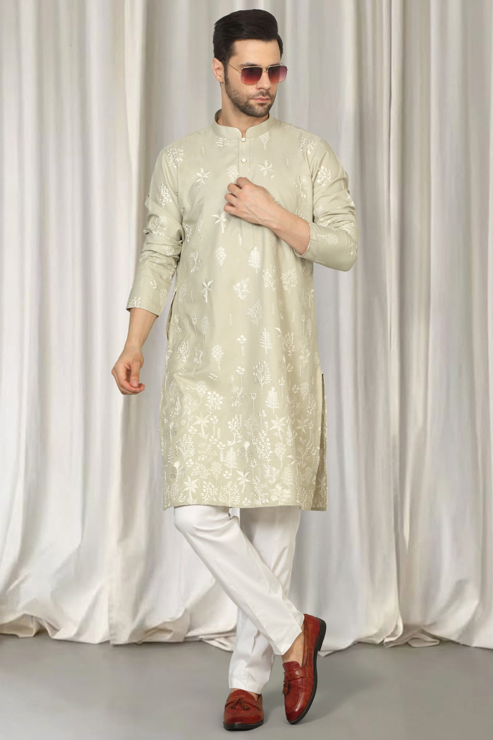 Upwan  Embroidered Kurta Back Elastic Pants