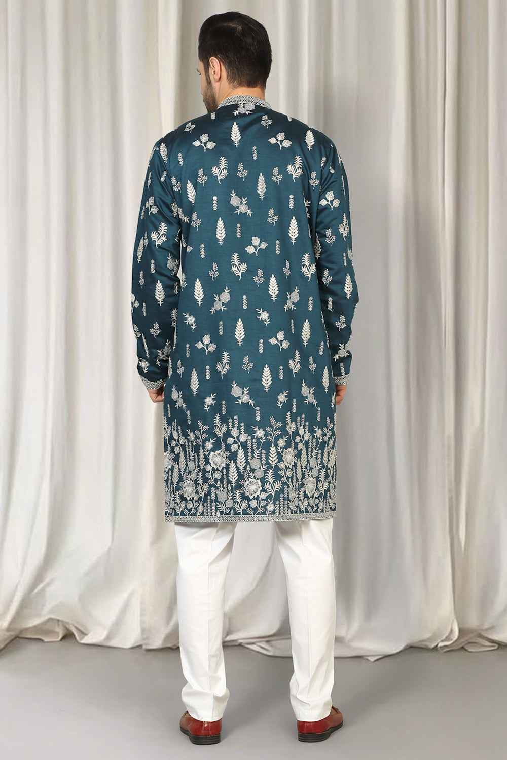 Upwan  Embroidered Kurta Back Elastic Pants