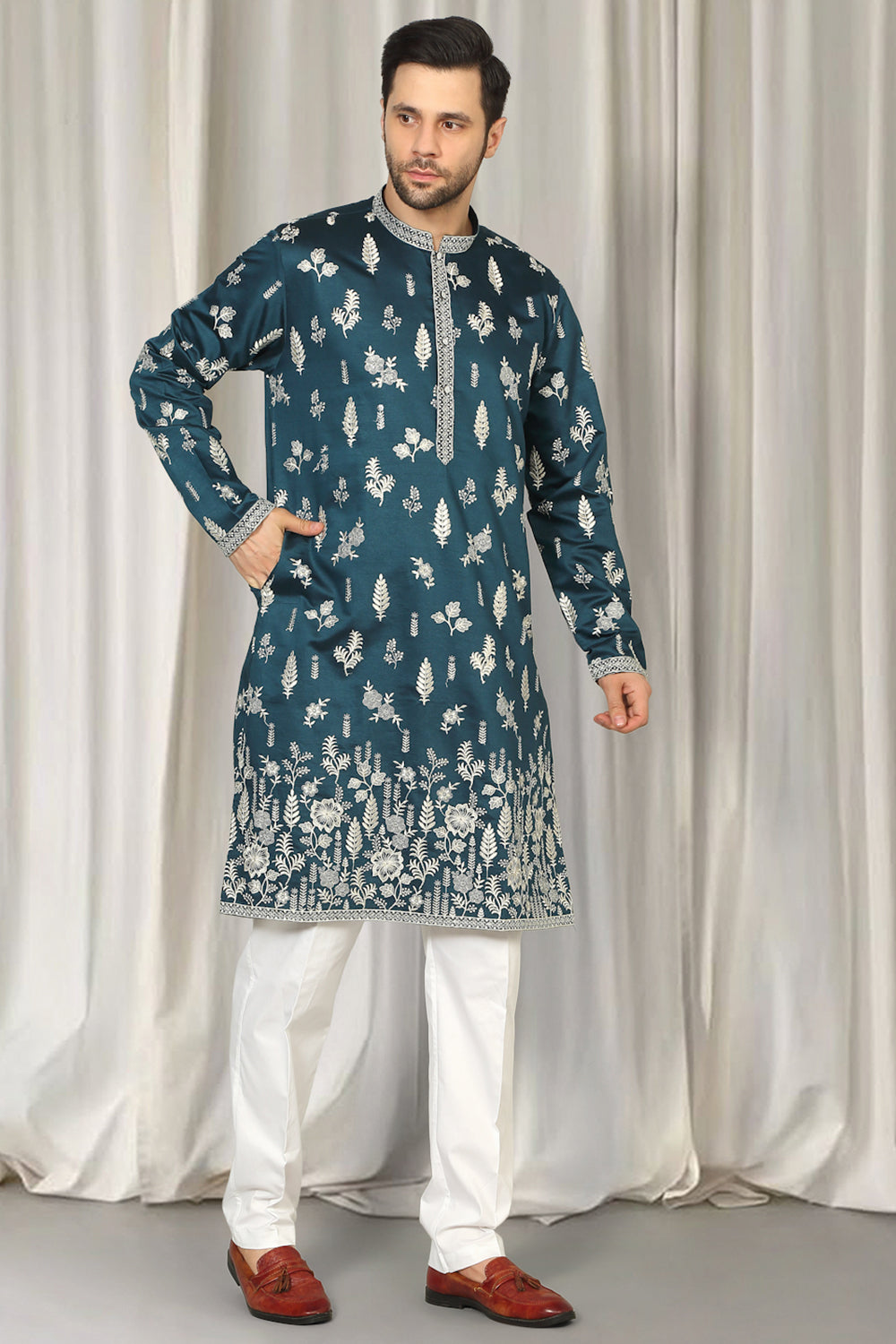 Upwan  Embroidered Kurta Back Elastic Pants