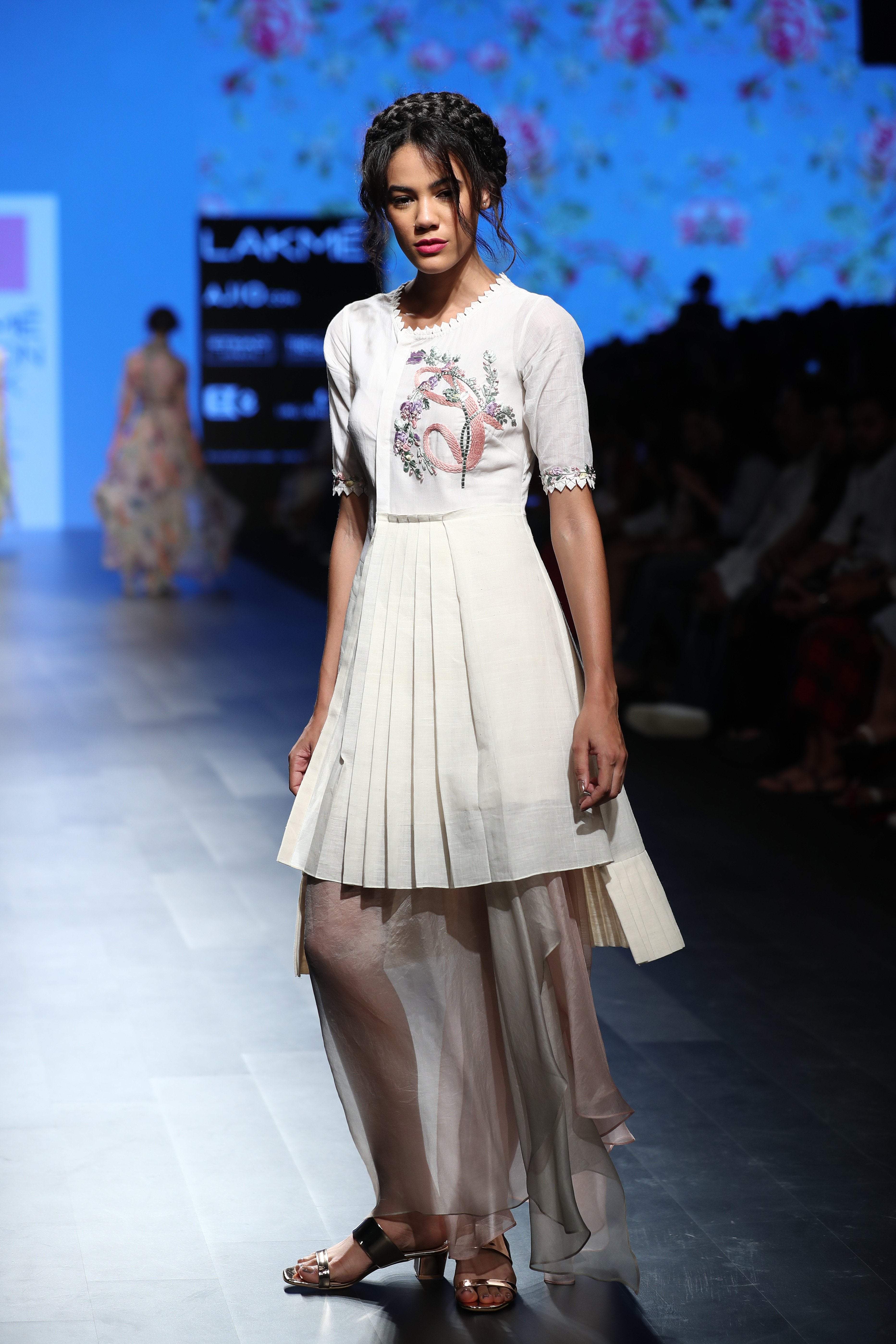 Anushree Reddy - Off white French knot pleated tunic