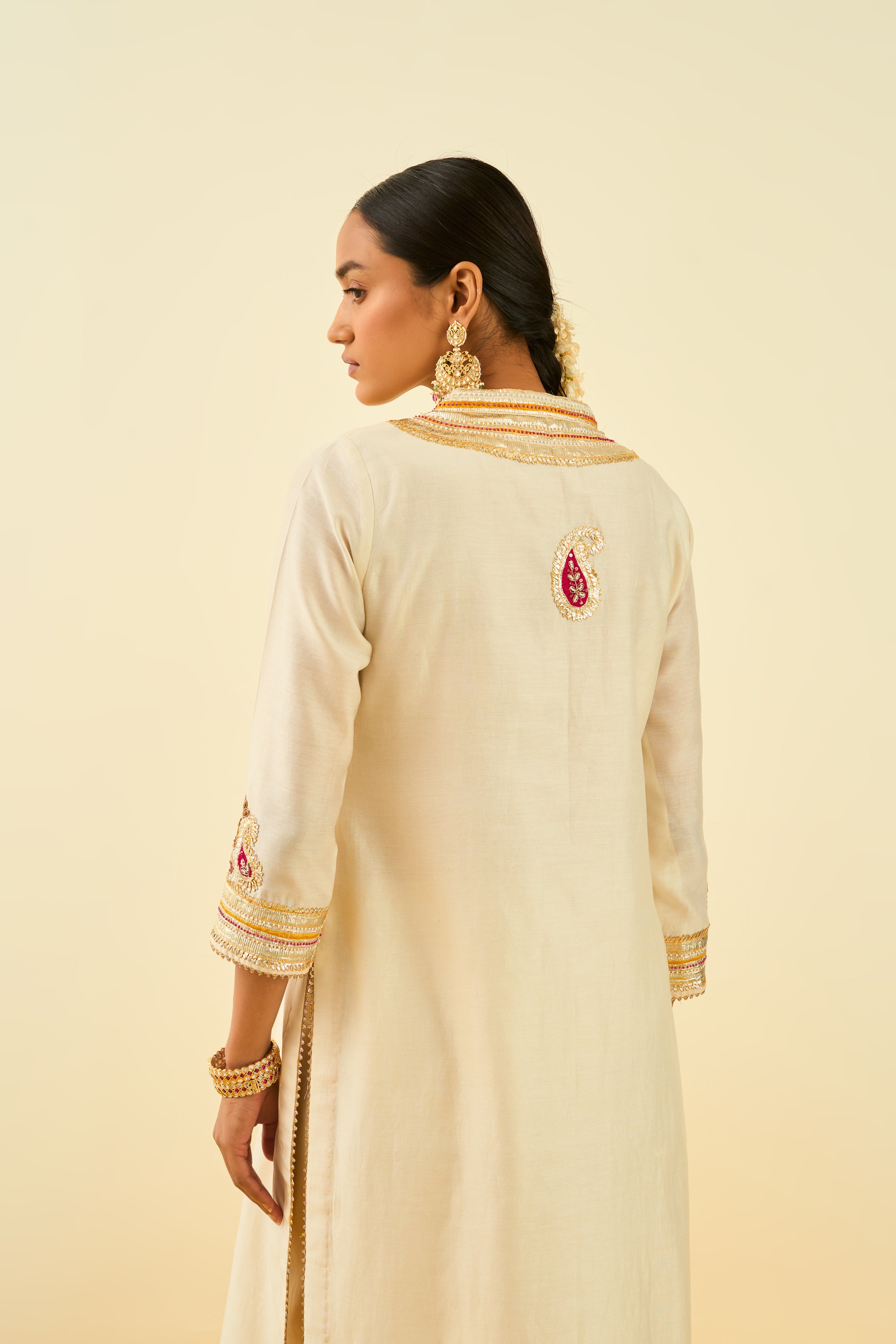 Sheetal Batra - Arisah - Daisy Ivory Embroidered Kurta Set